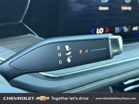 New 2026 Chevrolet Suburban Premier image 16