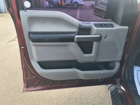 Used 2016 Ford F150 XLT w/ Equipment Group 302A Luxury AWD/4WD image 13