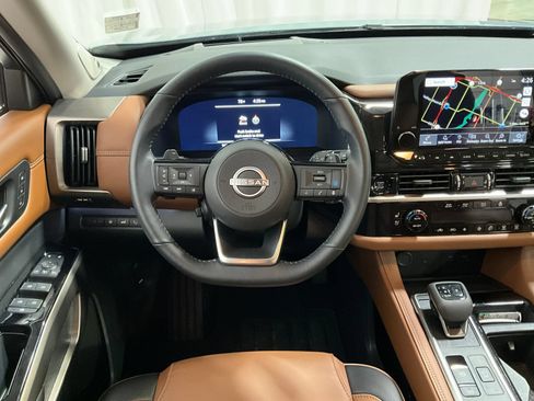 Used 2025 Nissan Pathfinder Platinum w/ Cargo Package AWD/4WD image 7