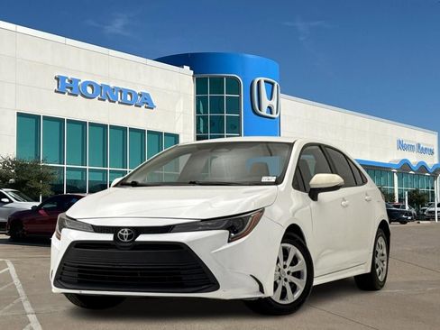 Used 2023 Toyota Corolla LE FWD image 1