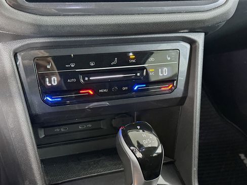 Used 2022 Volkswagen Tiguan SE image 23