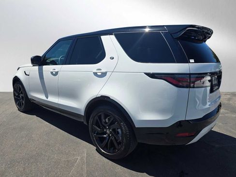 Certified 2025 Land Rover Discovery Dynamic SE image 8