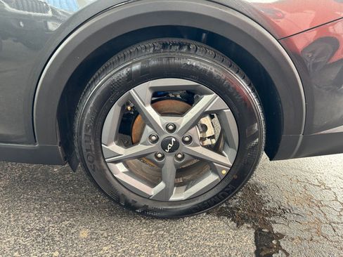 Used 2025 Kia K4 LXS image 29