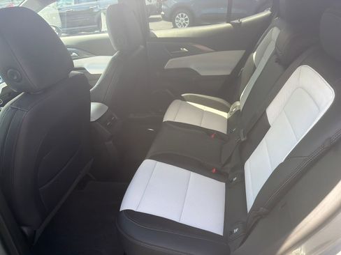 Used 2024 Chevrolet Equinox EV LT AWD/4WD image 15