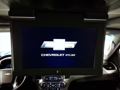 Used 2018 Chevrolet Suburban LT image 14