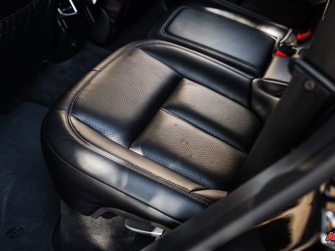 Used 2018 Porsche Cayenne Platinum Edition image 67