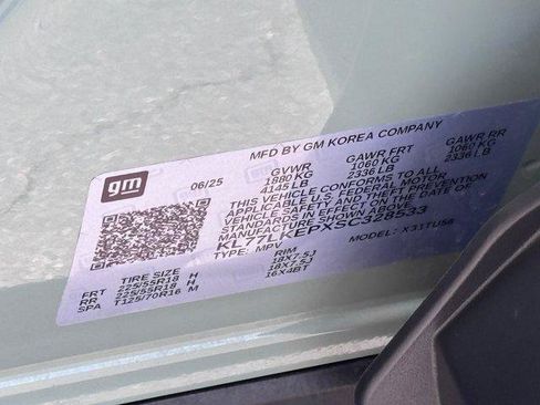 Used 2025 Chevrolet Trax ACTIV w/ Driver Confidence Package FWD image 34