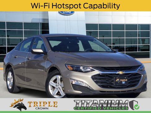 Used 2024 Chevrolet Malibu LT image 1