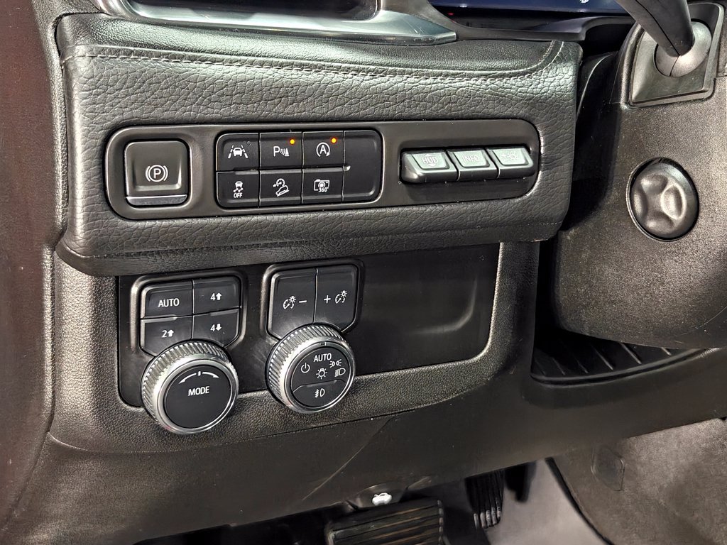 Used 2023 GMC Yukon XL Denali AWD/4WD image 9