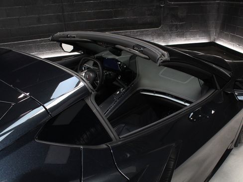 Used 2024 Chevrolet Corvette Stingray Coupe w/ Z51 Performance Package image 23