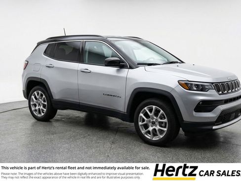 Used 2025 Jeep Compass Limited image 1