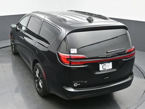 New 2026 Chrysler Pacifica Select w/ S Appearance Package image 42