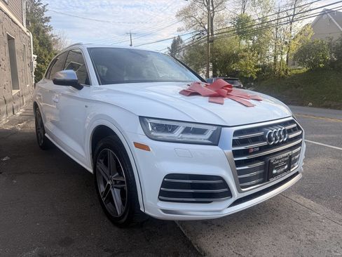 Used 2018 Audi SQ5 Premium Plus w/ Navigation Package image 4
