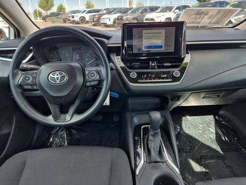 Used 2025 Toyota Corolla LE FWD image 18
