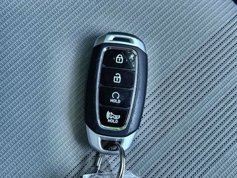 Used 2024 Hyundai Venue SEL FWD image 28