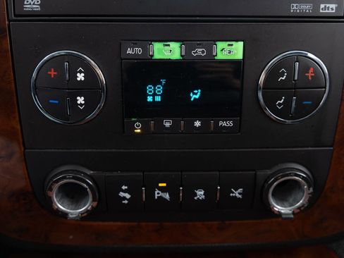 Used 2011 Chevrolet Tahoe LTZ AWD/4WD image 43
