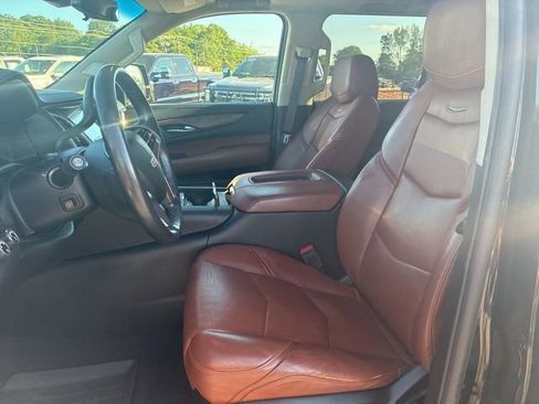 Used 2017 Cadillac Escalade ESV Premium Luxury AWD/4WD image 5