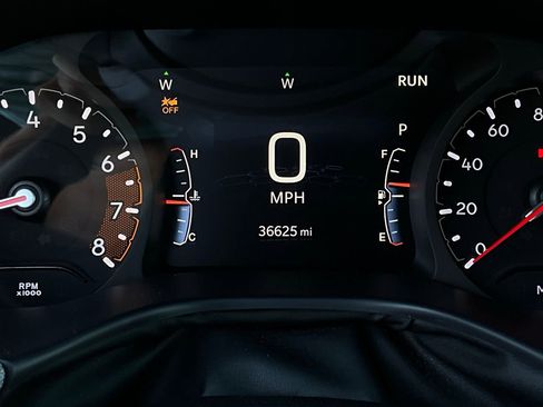 Used 2025 Jeep Compass Latitude image 39