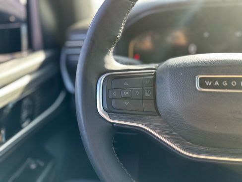 Used 2024 Jeep Wagoneer Series II w/ Flexible Seating Group image 7