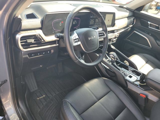Used 2025 Kia Telluride EX w/ EX Captain's Chair Package AWD/4WD image 9