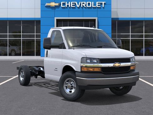 New 2025 Chevrolet Express 3500 w/ Power Convenience Package RWD image 30