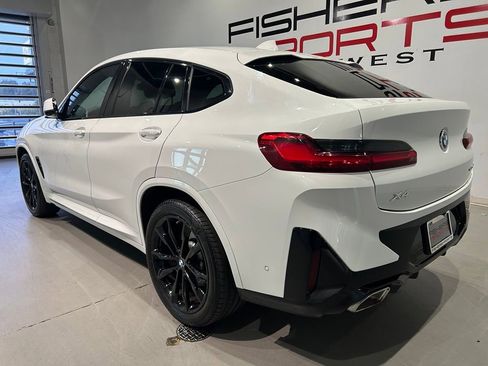 Used 2023 BMW X4 xDrive30i w/ M Sport Package AWD/4WD image 5