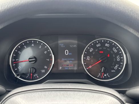 Used 2022 Toyota RAV4 LE FWD image 13