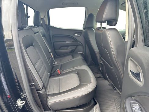 Used 2022 GMC Canyon AT4 image 17