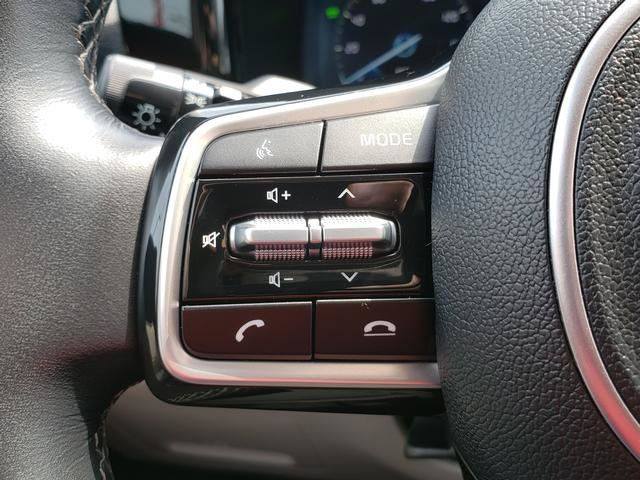 Certified 2023 Kia Sorento SX Prestige w/ Panoramic Sunroof Package AWD/4WD image 24