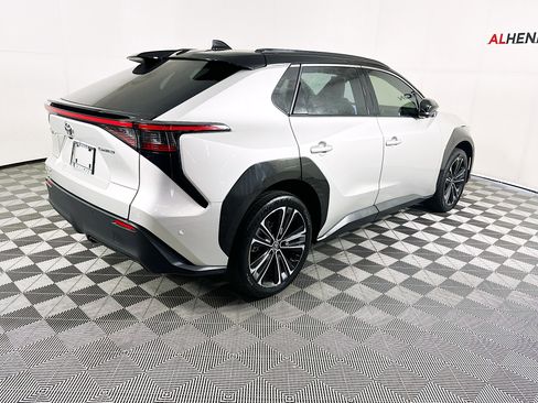 Used 2024 Toyota bZ4X Limited image 3