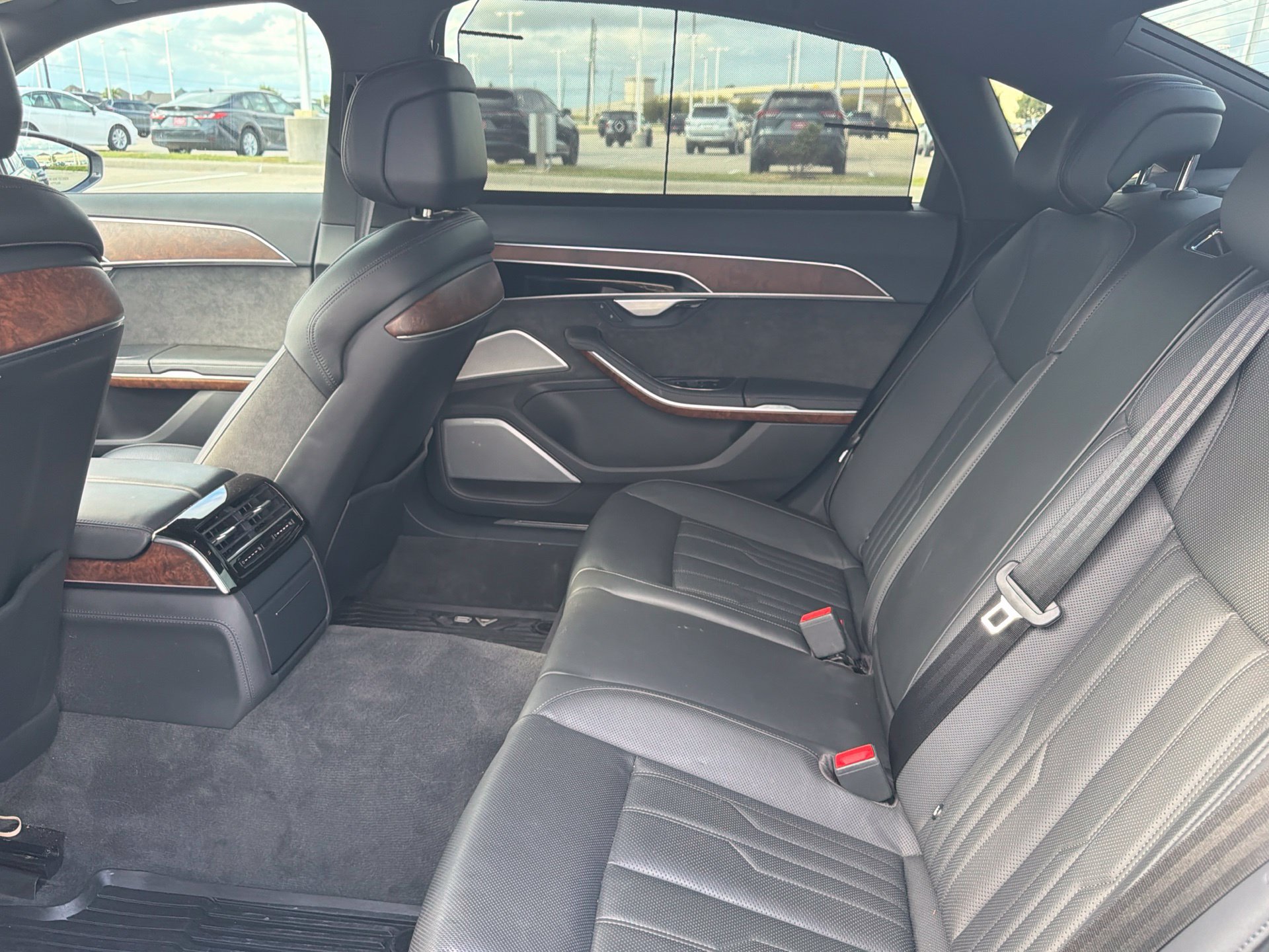 Used 2021 Audi A8 L 4.0T AWD/4WD image 11