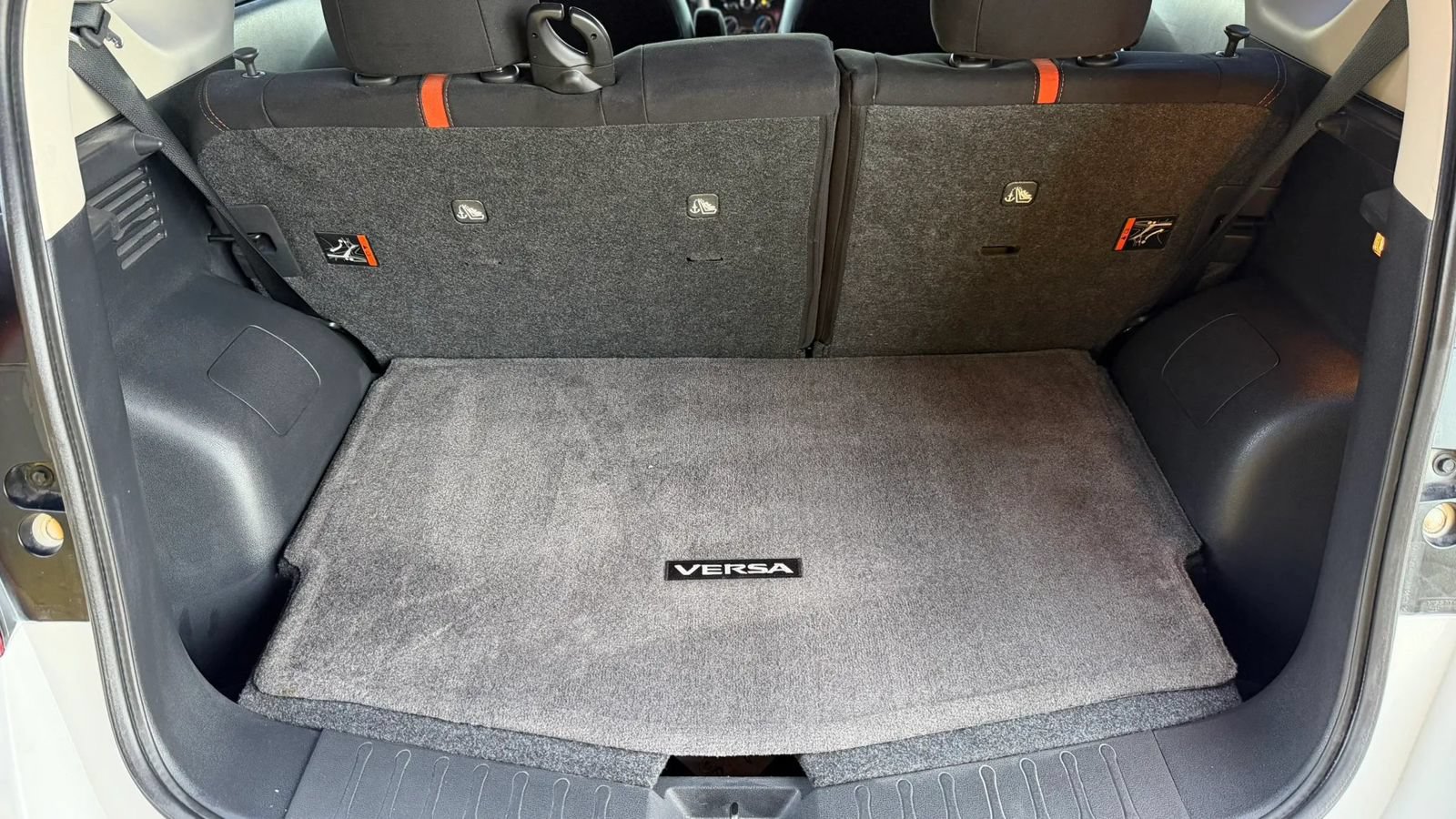 Used 2015 Nissan Versa Note SR FWD image 20
