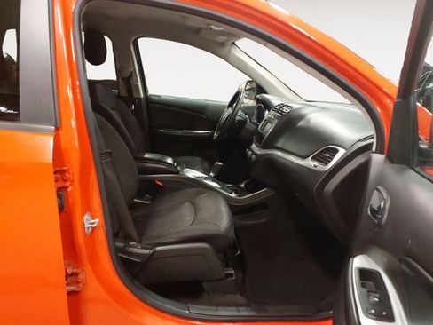 Used 2019 Dodge Journey SE w/ Blacktop Package AWD/4WD image 15