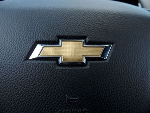 Used 2023 Chevrolet Traverse LT FWD image 26