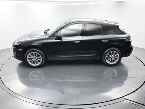 Certified 2025 Porsche Macan image 33