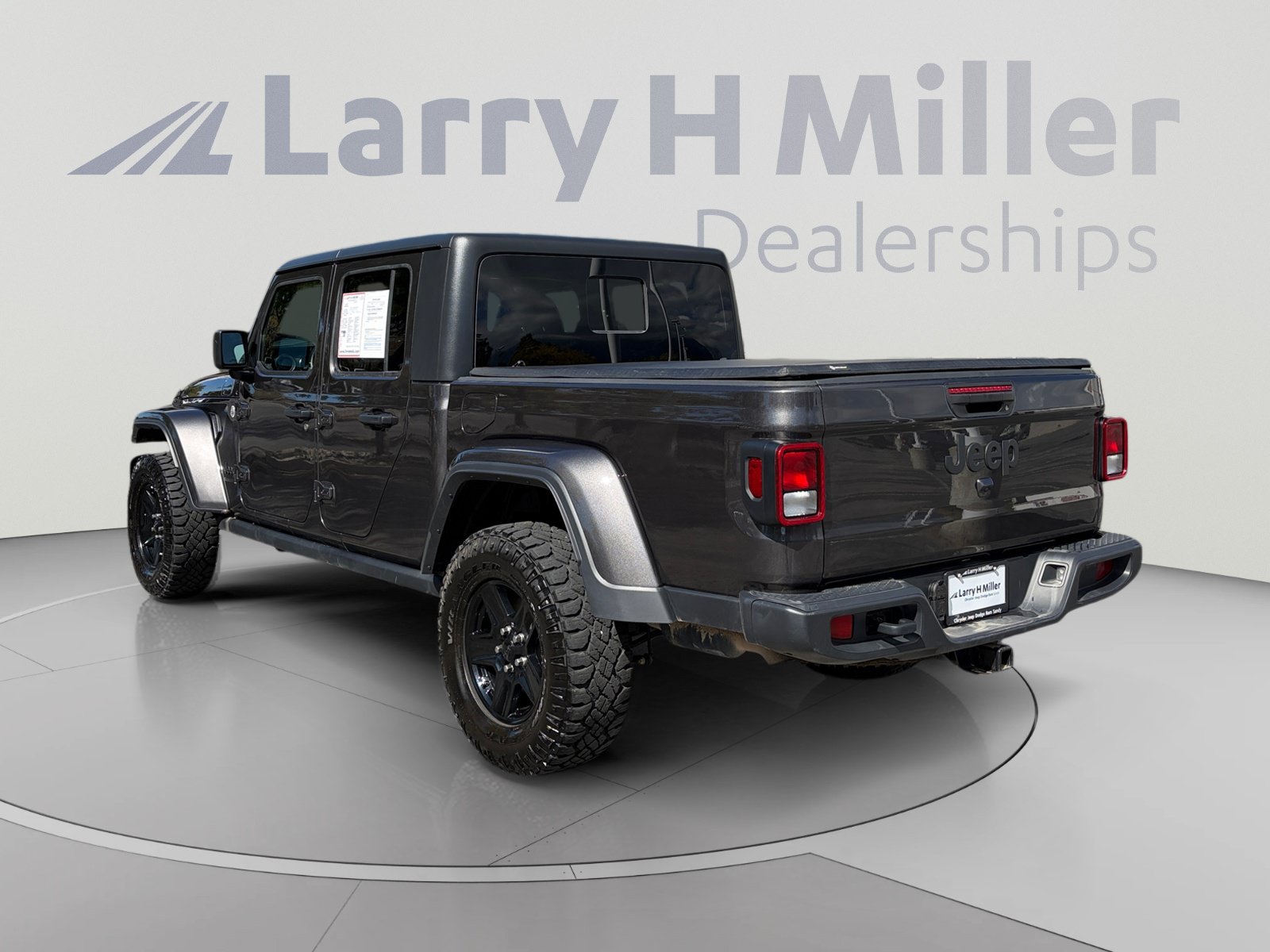 Used 2021 Jeep Gladiator Sport AWD/4WD image 3
