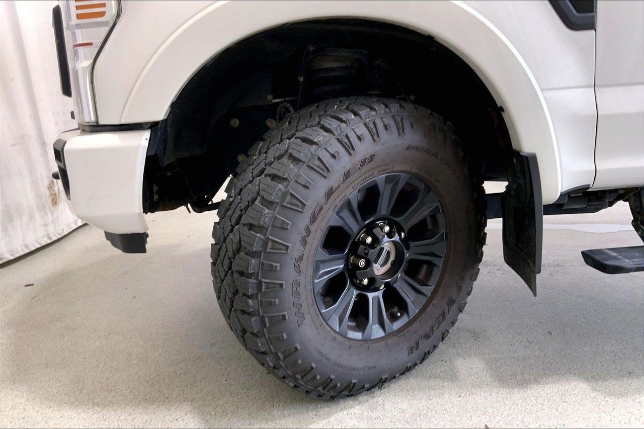 Used 2022 Ford F350 Platinum w/ Tremor Off-Road Package AWD/4WD image 20