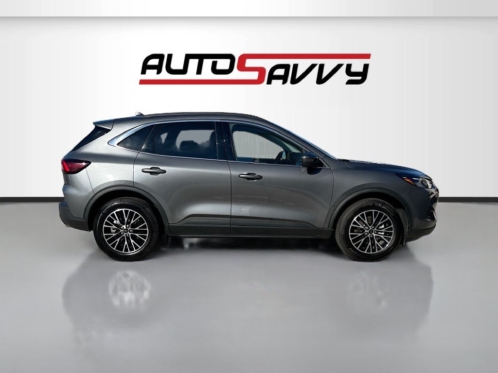 Used 2025 Ford Escape SE FWD image 8