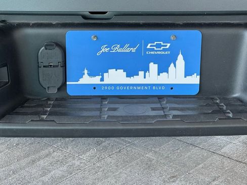 Used 2023 Nissan Frontier SV w/ Midnight Edition Package image 10