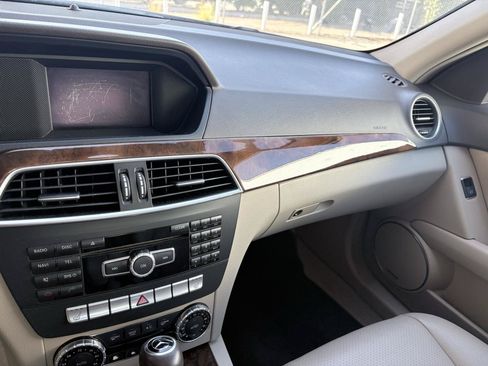 Used 2013 Mercedes-Benz C 250 Sedan image 19