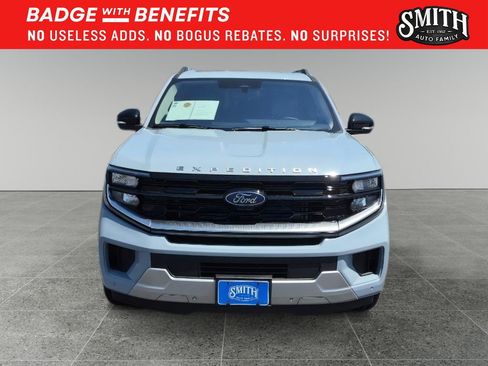 Used 2025 Ford Expedition Platinum w/ Platinum Ultimate Package AWD/4WD image 9