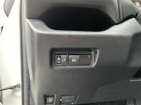 Used 2022 Toyota RAV4 XLE image 20