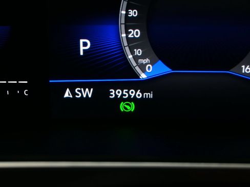 Used 2022 Volkswagen Tiguan SE AWD/4WD image 27