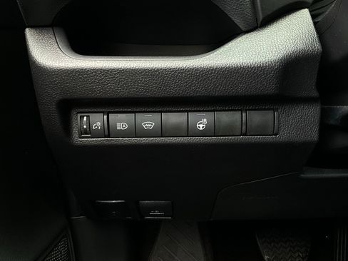 Used 2025 Toyota RAV4 XLE image 22