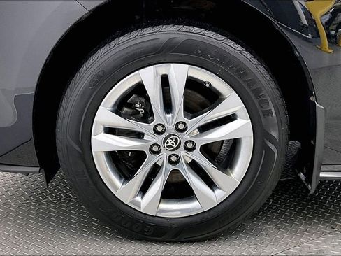 Used 2022 Toyota Sienna XLE Woodland Edition AWD/4WD image 8