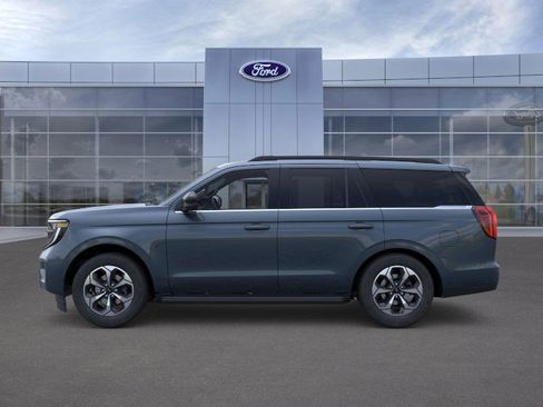 New 2026 Ford Expedition Active image 4