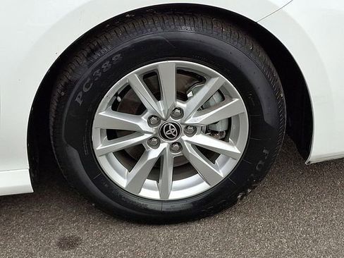 Used 2025 Toyota Camry LE image 10