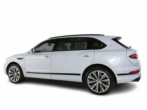 Certified 2023 Bentley Bentayga Extended Wheelbase image 11