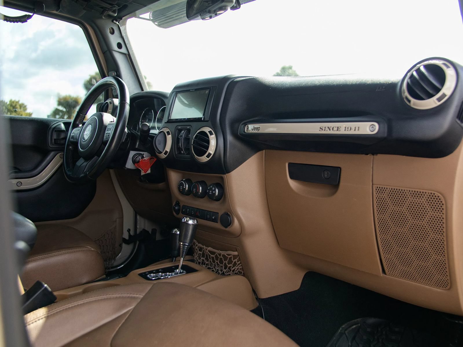 Used 2017 Jeep Wrangler Unlimited Sahara AWD/4WD image 25