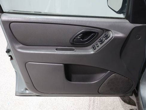 Used 2007 Ford Escape XLS image 12